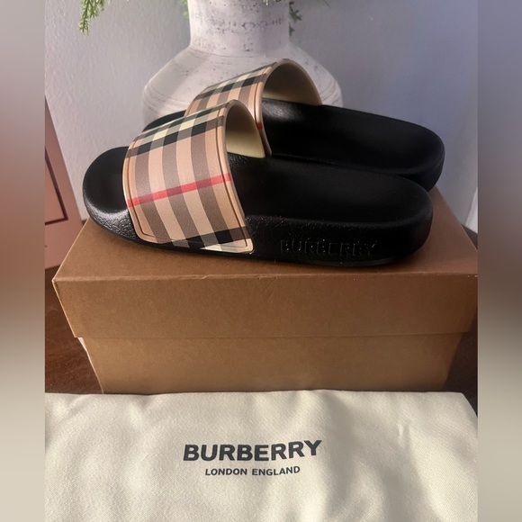 Burberry Kids Vintage Nova Check Slides - Picture 4 of 9
